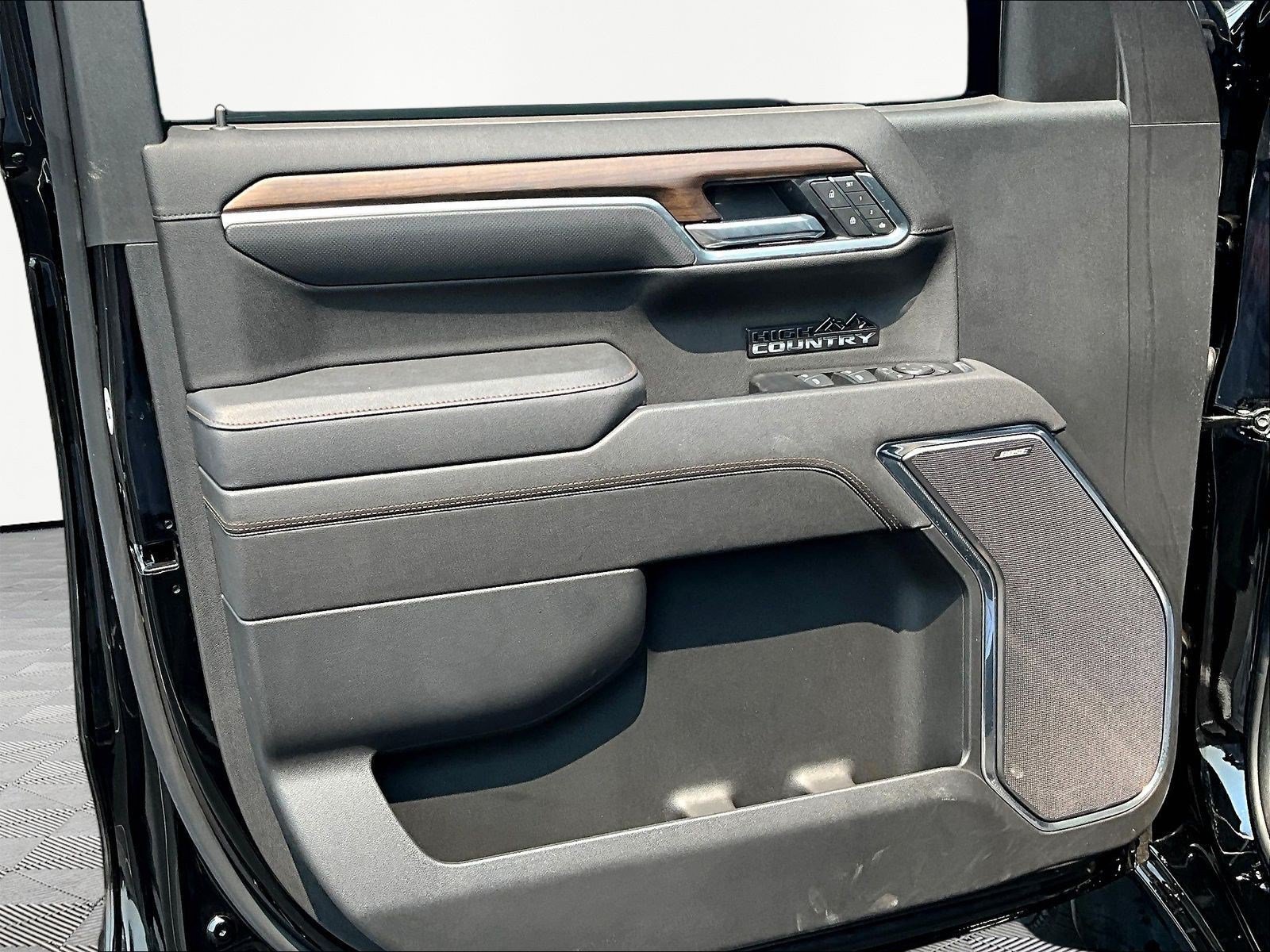 Used 2025 Chevrolet Silverado 1500 High Country w/ High Country Premium Package RWD image 20