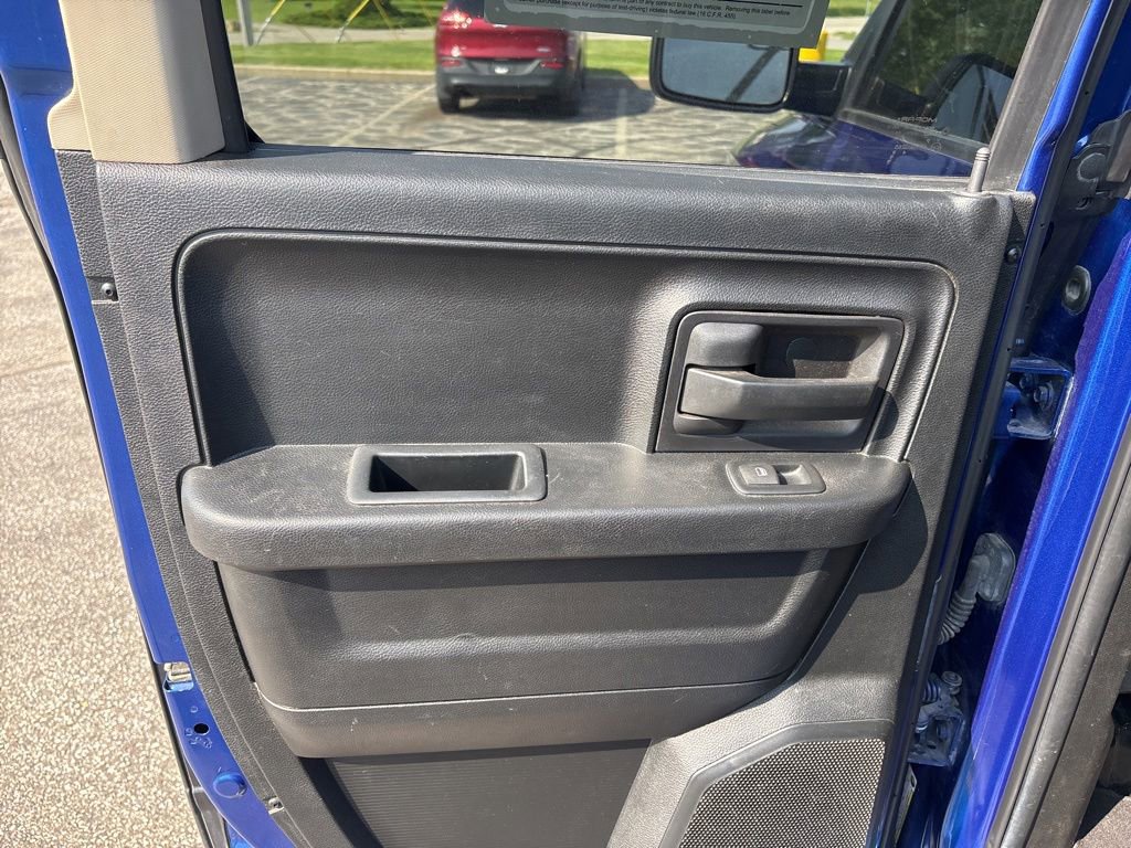 Used 2017 RAM 1500 Express AWD/4WD image 11