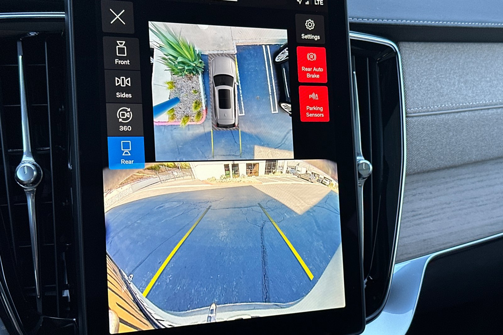 New 2025 Volvo XC90 B6 Ultra image 18