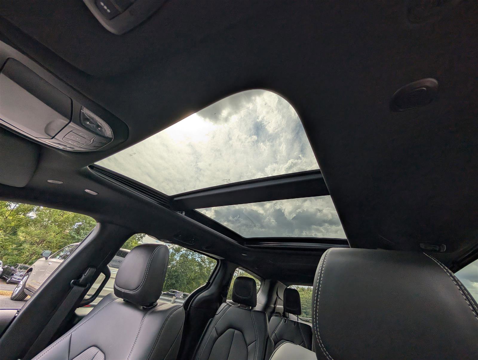 New 2026 Chrysler Pacifica Select image 25