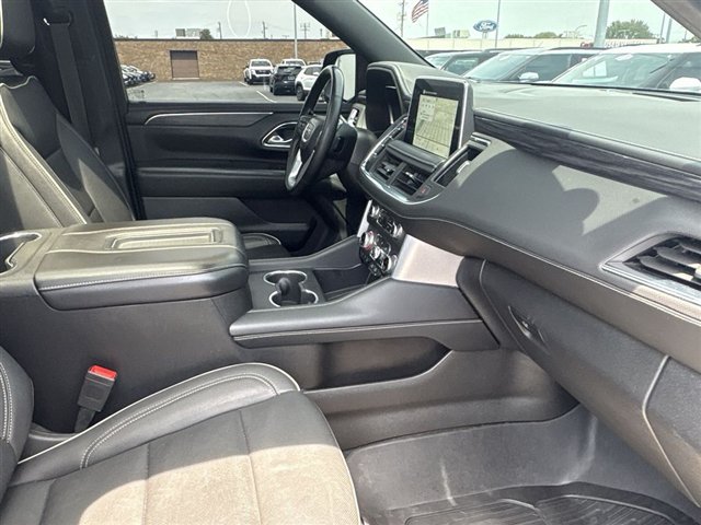 Certified 2023 GMC Yukon XL SLT w/ SLT Premium Package AWD/4WD image 30