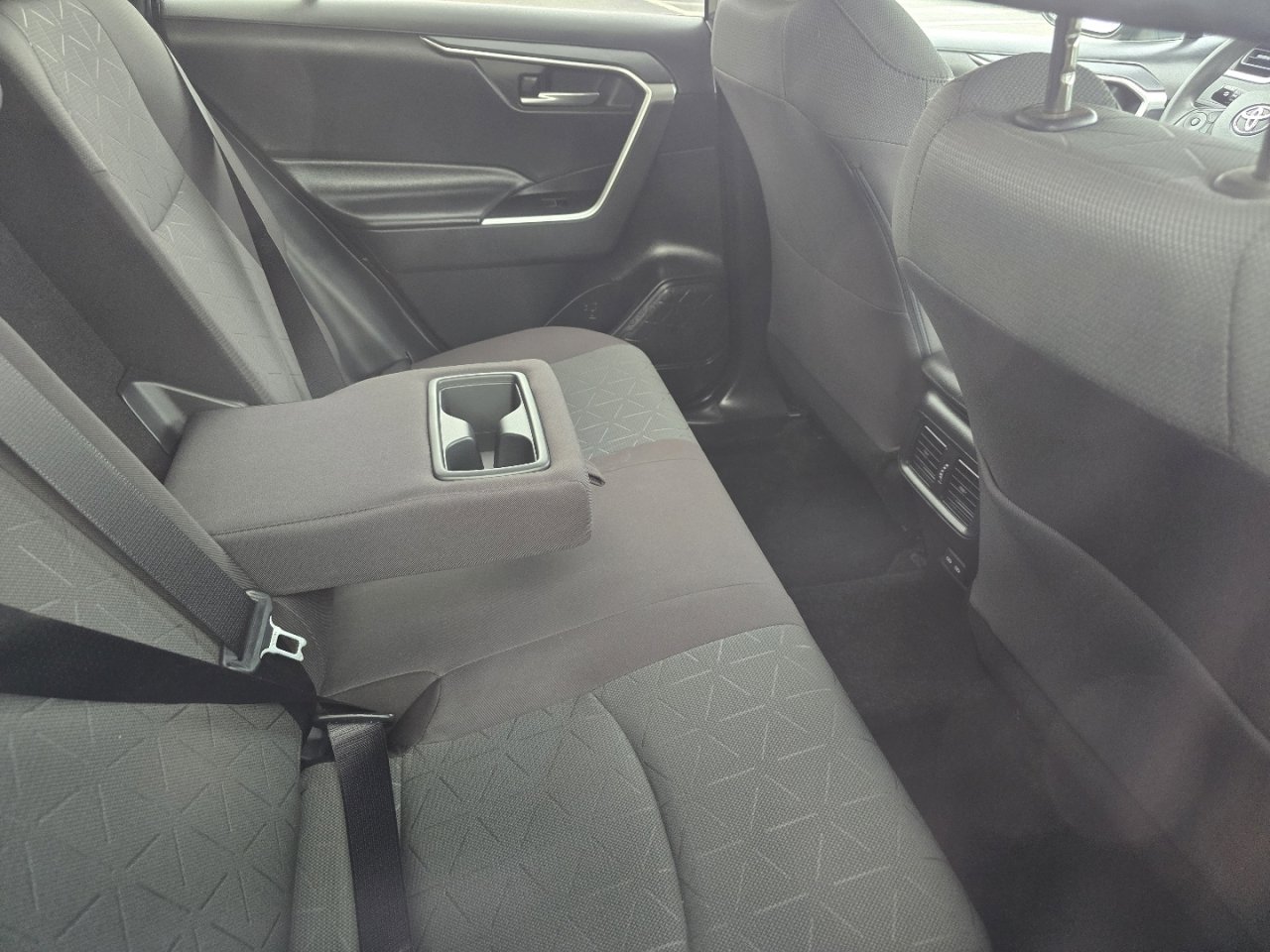 Used 2023 Toyota RAV4 XLE image 12