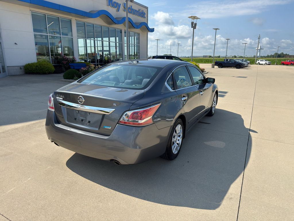 Used 2014 Nissan Altima 2.5 S w/ Display Audio Package FWD image 3