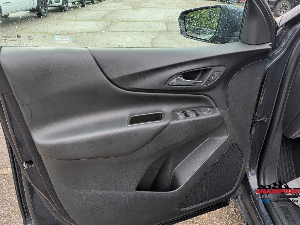 Used 2023 Chevrolet Equinox LT AWD/4WD image 10
