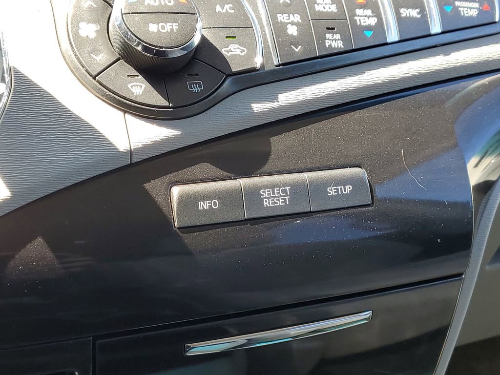 Used 2014 Toyota Sienna LE FWD image 25