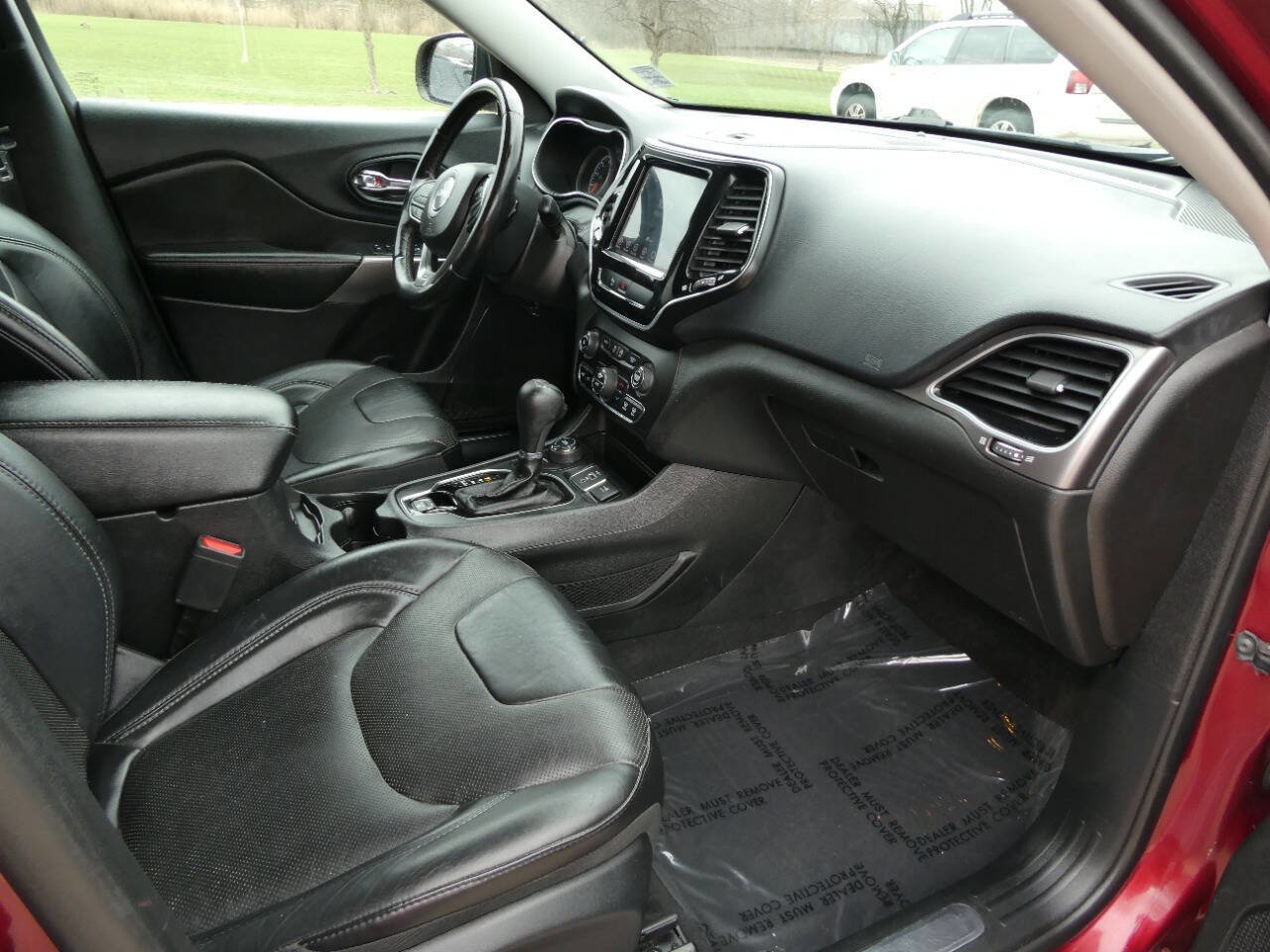 Used 2019 Jeep Cherokee Limited image 27