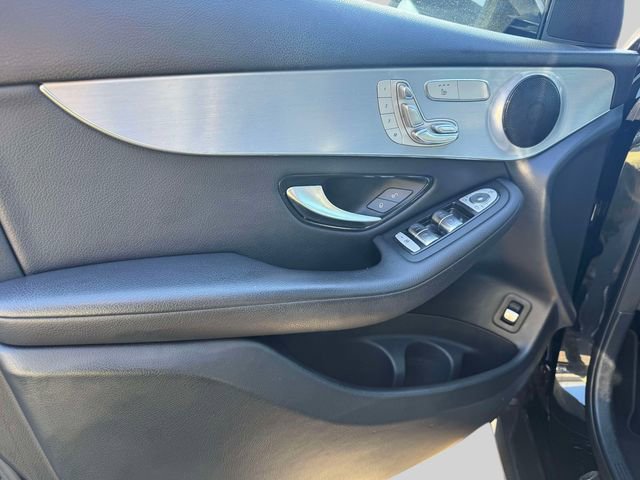 Used 2019 Mercedes-Benz GLC 300 4MATIC image 20