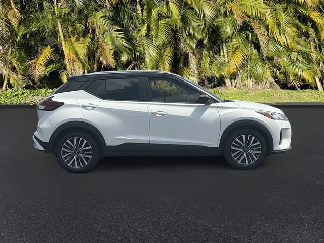 Used 2023 Nissan Kicks SV FWD image 3