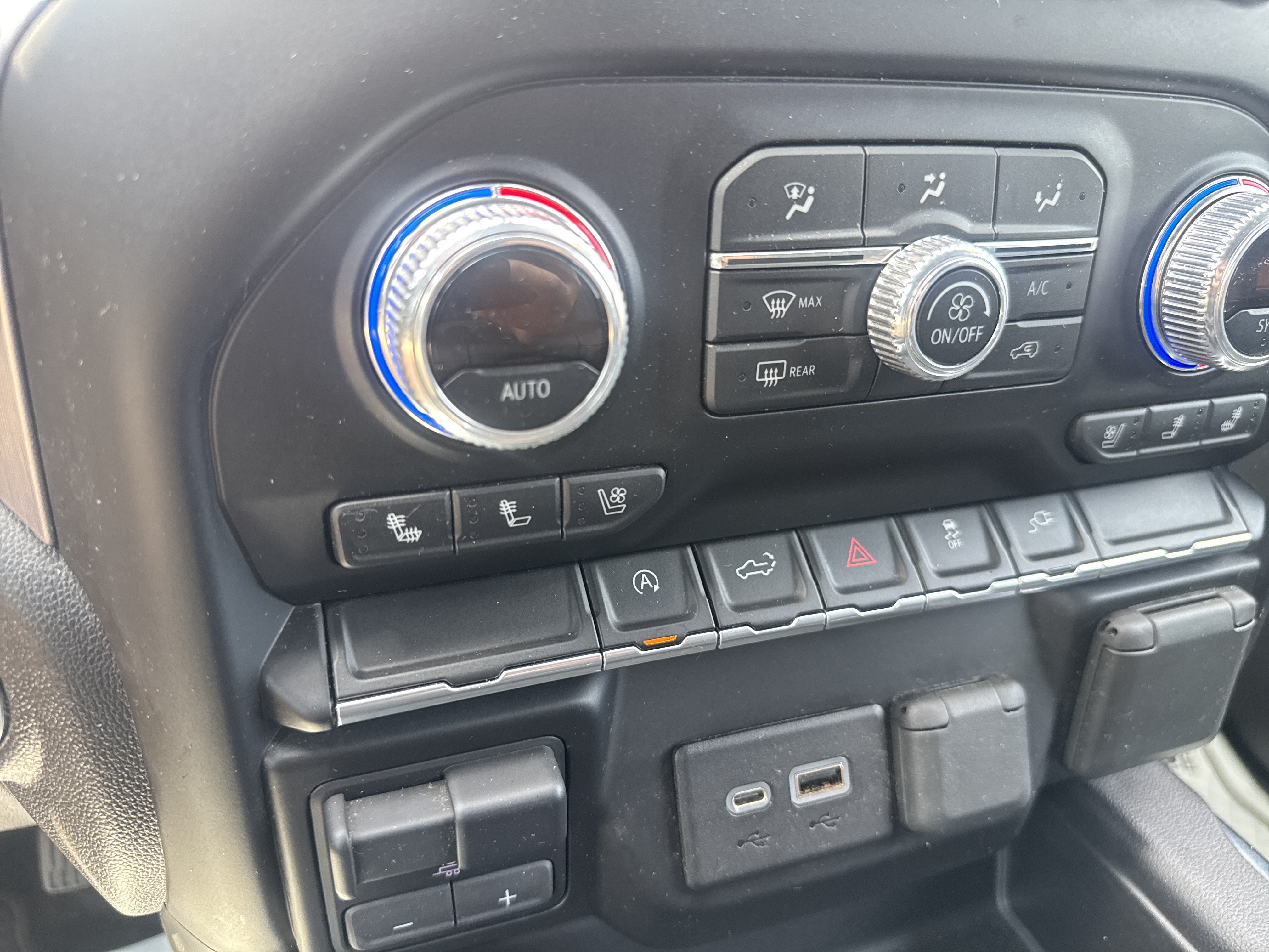 Used 2019 GMC Sierra 1500 SLT w/ SLT Premium Package AWD/4WD image 27