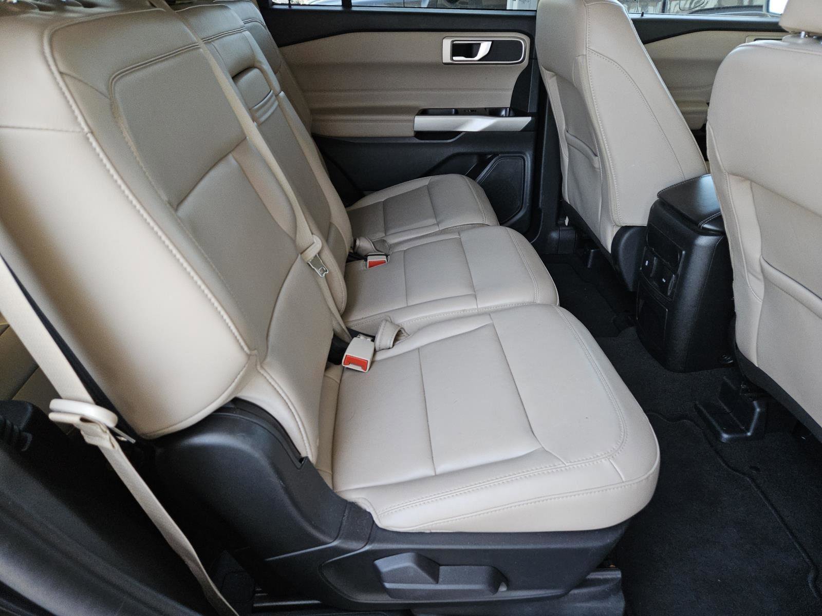 Used 2023 Ford Explorer XLT w/ Equipment Group 202A image 33