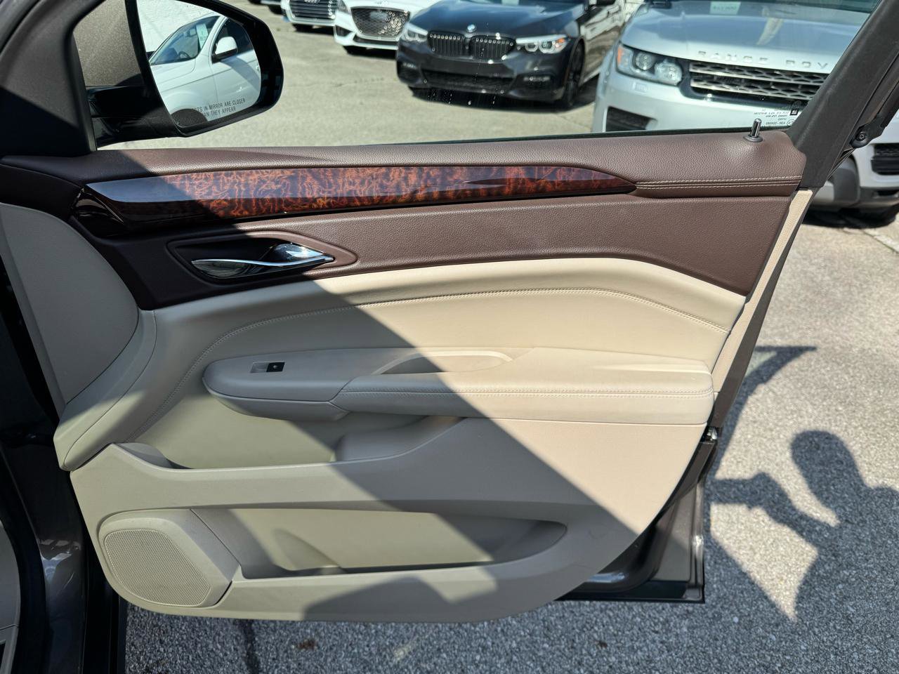 Used 2011 Cadillac SRX Luxury FWD image 16