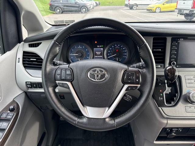 Used 2020 Toyota Sienna XLE w/ XLE Navigation Package image 20