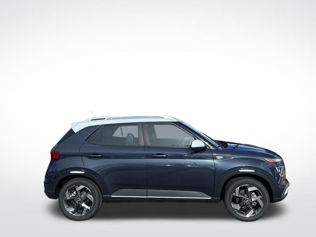Used 2026 Hyundai Venue SEL image 5