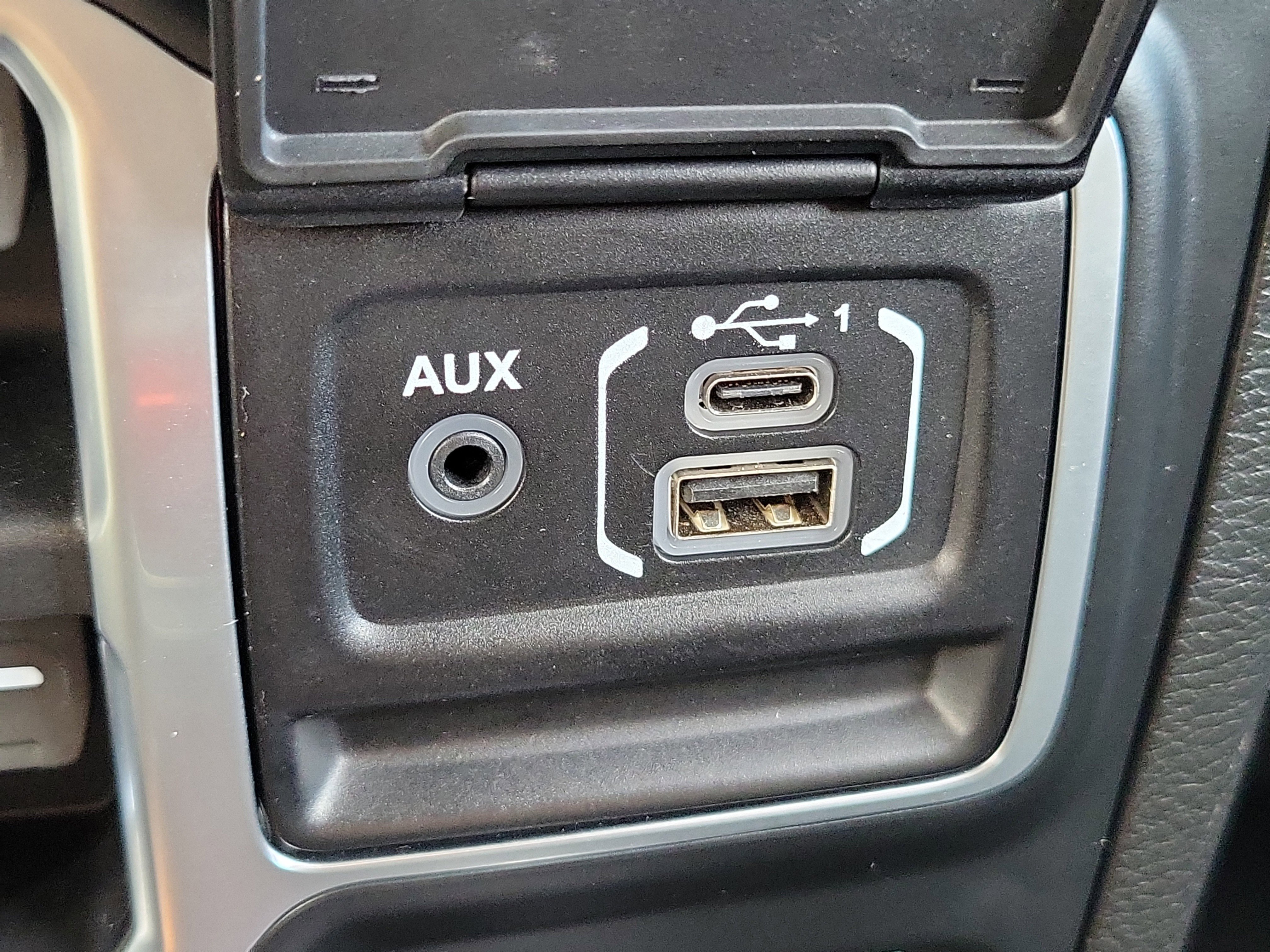 Used 2018 Jeep Wrangler Unlimited Rubicon w/ Dual Top Group image 25