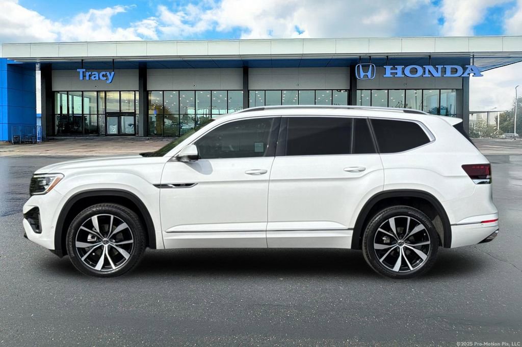 Used 2024 Volkswagen Atlas SEL Premium R-Line image 12