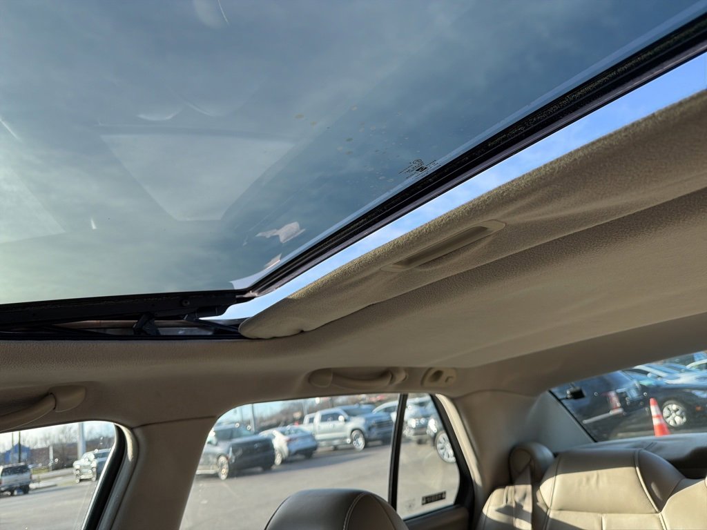 Used 2002 Cadillac De Ville DTS w/ Premium Equipment Pkg image 14