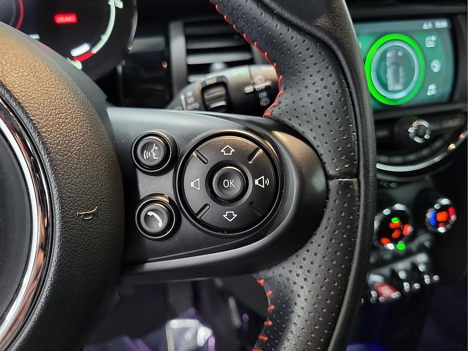 Used 2021 MINI Cooper S w/ 6.5" Touchscreen Package image 18