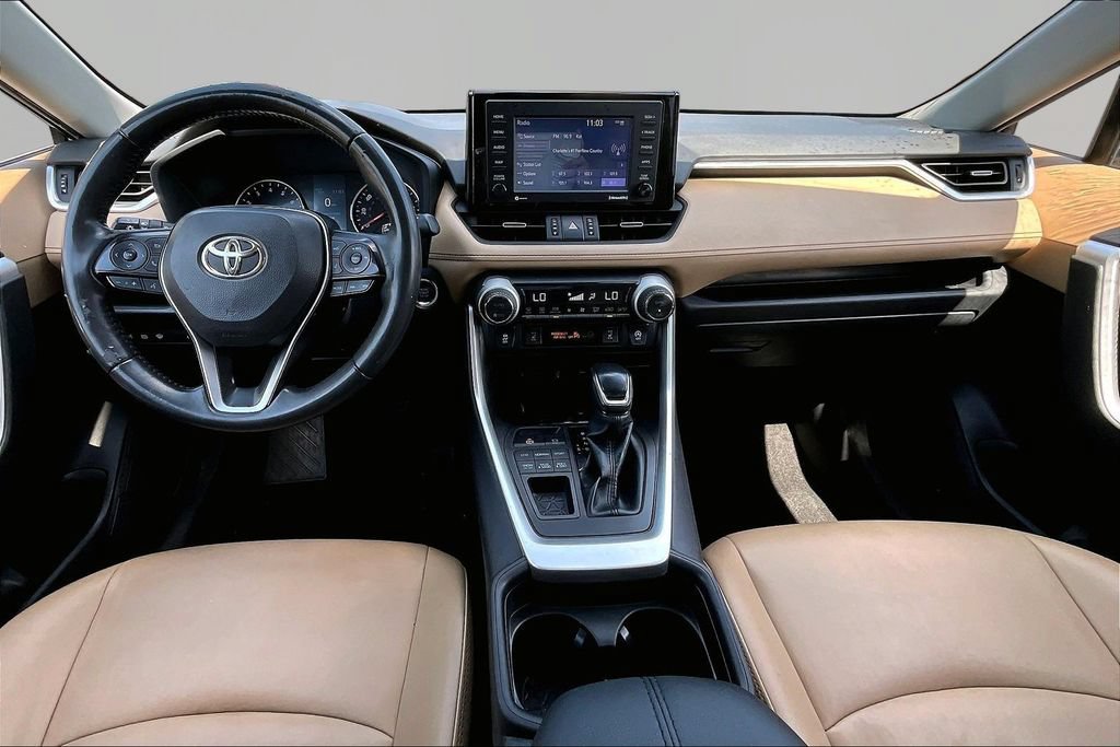 Used 2020 Toyota RAV4 XLE Premium AWD/4WD image 9
