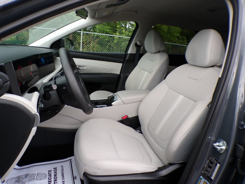 Certified 2025 Hyundai Tucson SEL AWD/4WD image 13