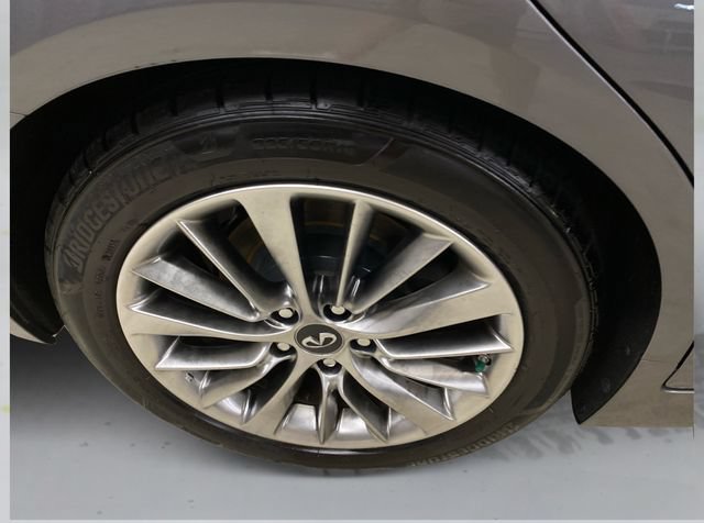 Used 2018 INFINITI Q50 Luxe AWD/4WD image 18