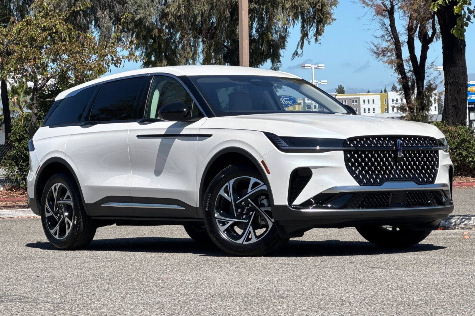 New 2026 Lincoln Nautilus Premier AWD/4WD image 2