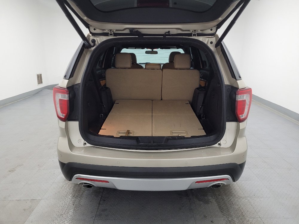 Used 2017 Ford Explorer XLT w/ Equipment Group 202A image 29