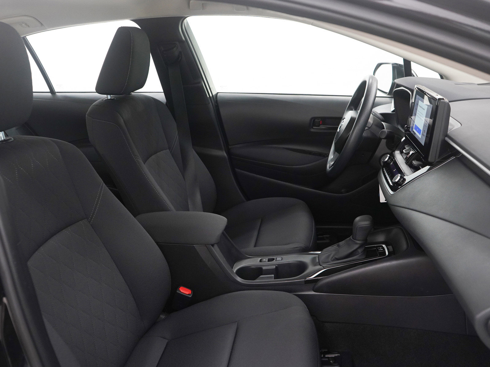 Used 2025 Toyota Corolla LE FWD image 11