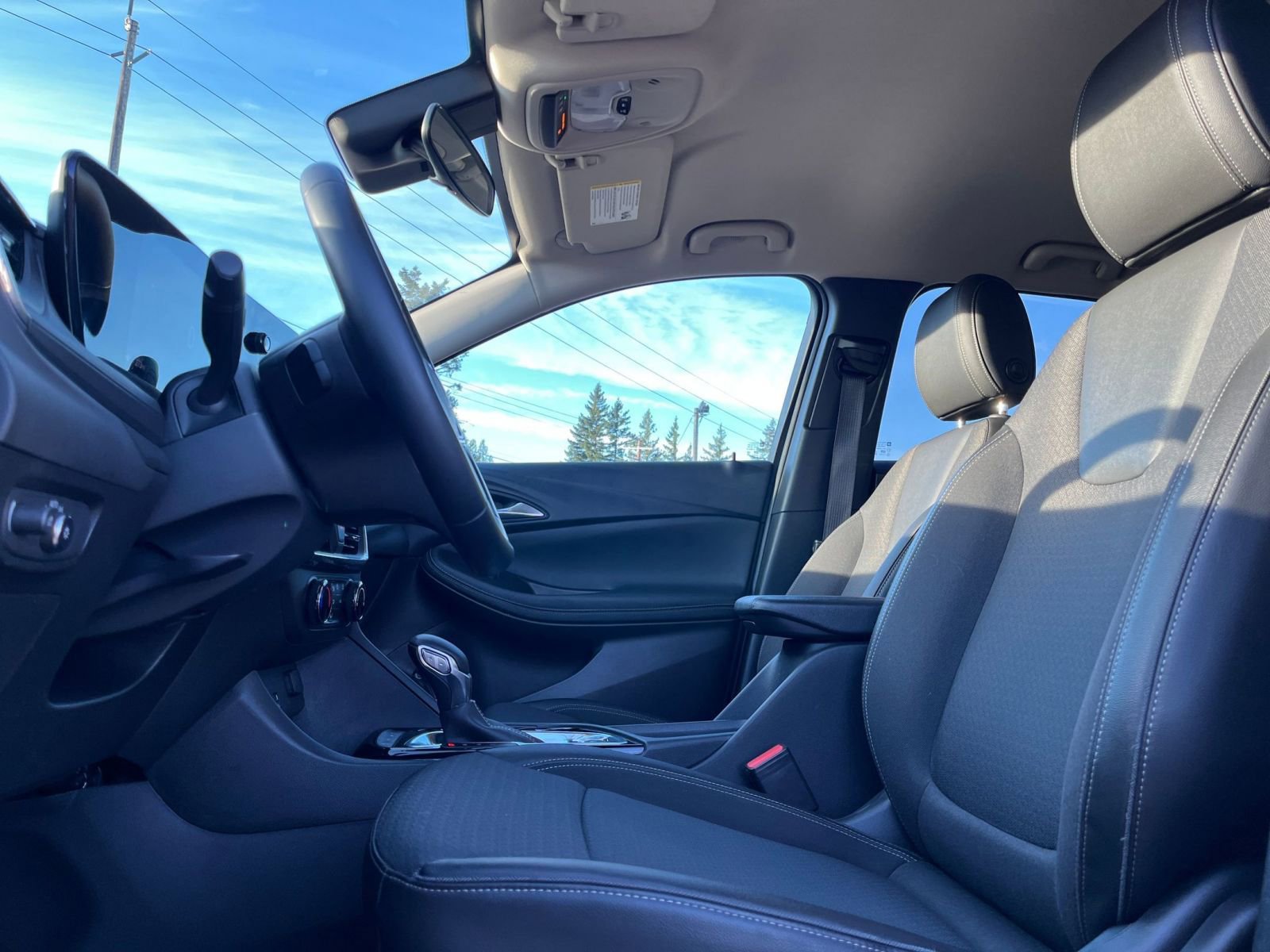 Used 2025 Buick Encore GX Preferred image 27