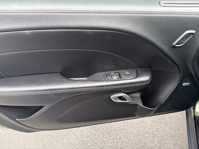Used 2022 Dodge Challenger SXT w/ Plus Package image 9