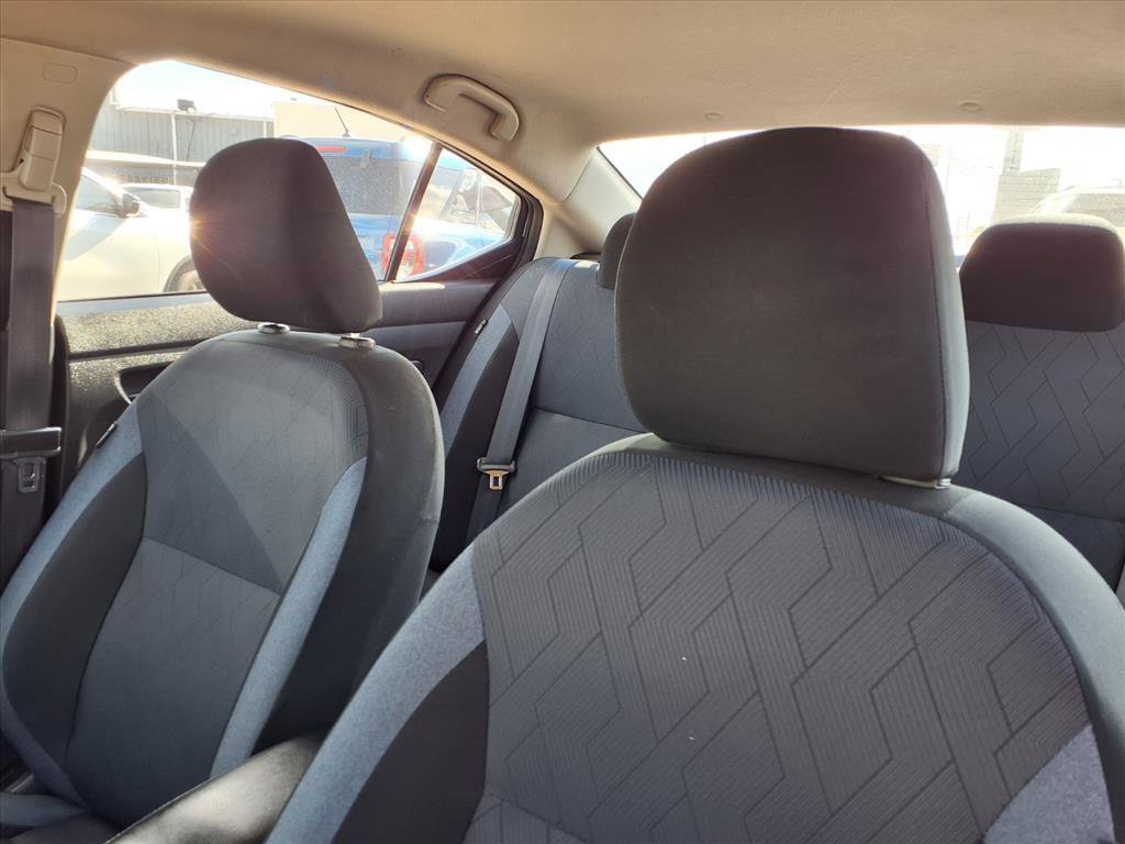 Used 2023 Nissan Versa SV image 18