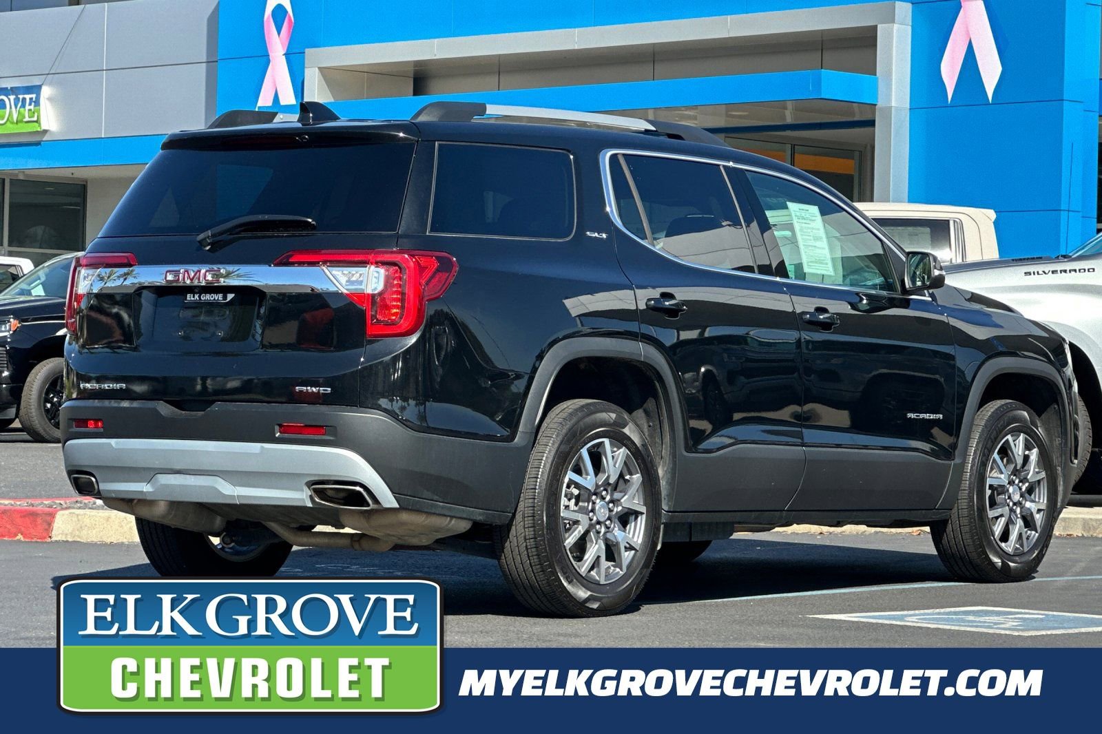 Certified 2023 GMC Acadia SLT image 3