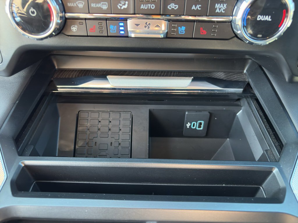 Used 2023 Ford F350 Platinum w/ FX4 Off-Road Package AWD/4WD image 18
