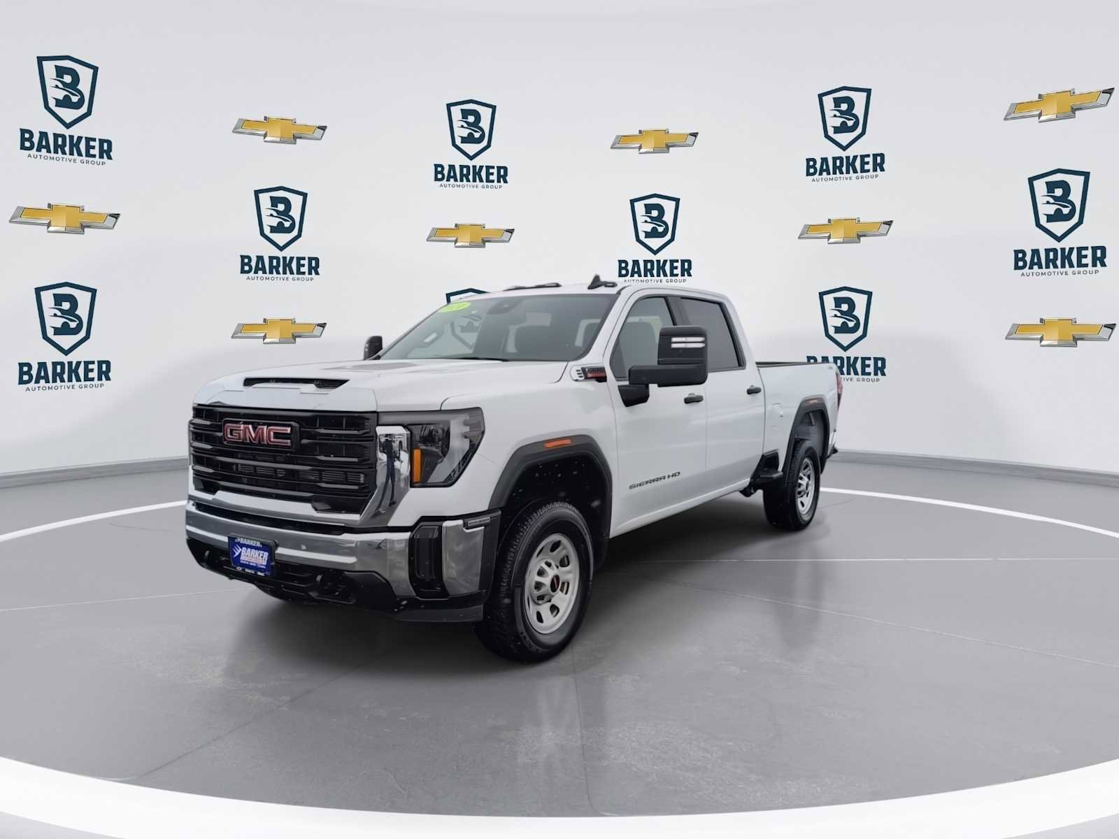 Used 2024 GMC Sierra 2500 Pro w/ Convenience Package AWD/4WD image 4