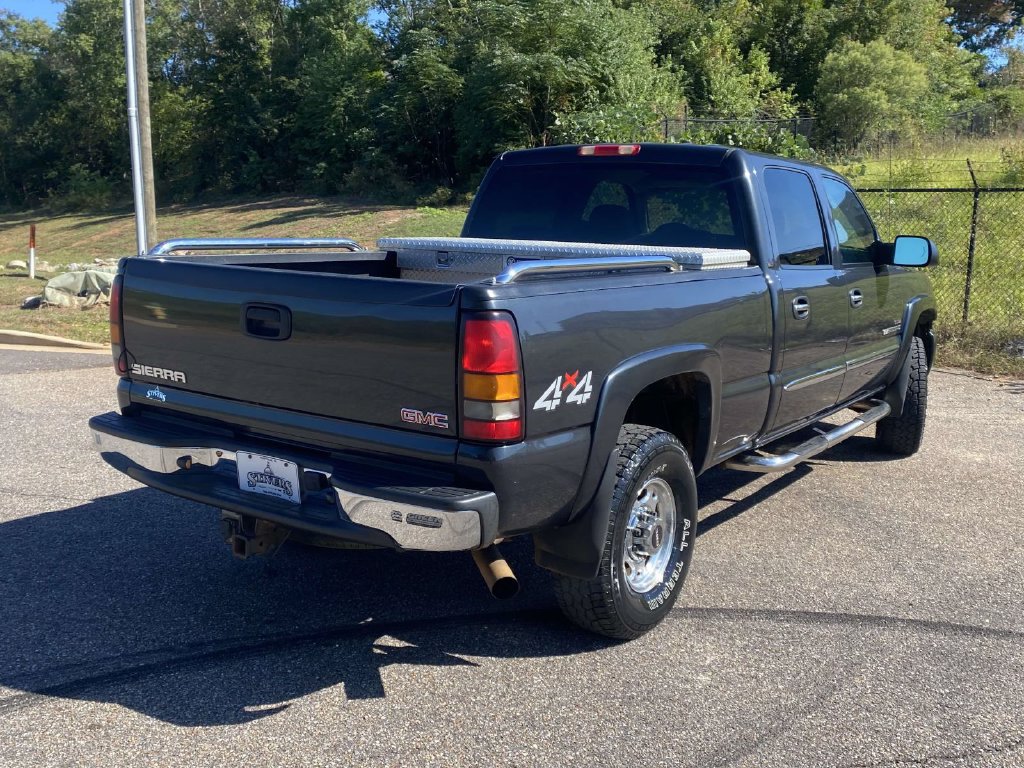 Used 2005 GMC Sierra 2500 SLT w/ Heavy-Duty Power Package AWD/4WD image 9