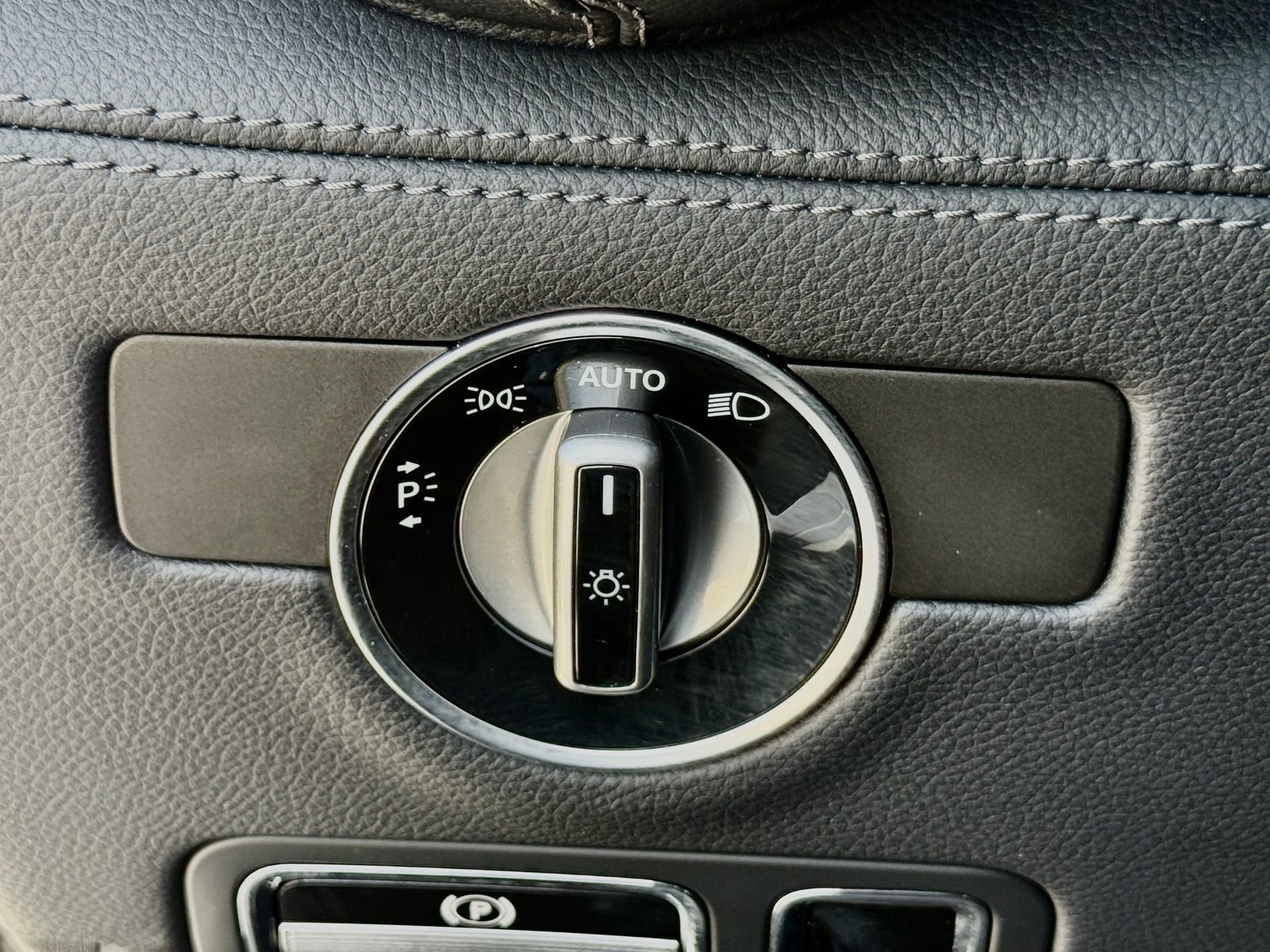 Used 2018 Mercedes-Benz AMG GT Roadster image 23