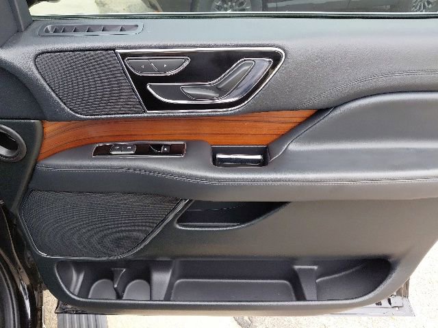 Used 2024 Lincoln Navigator Premiere AWD/4WD image 35