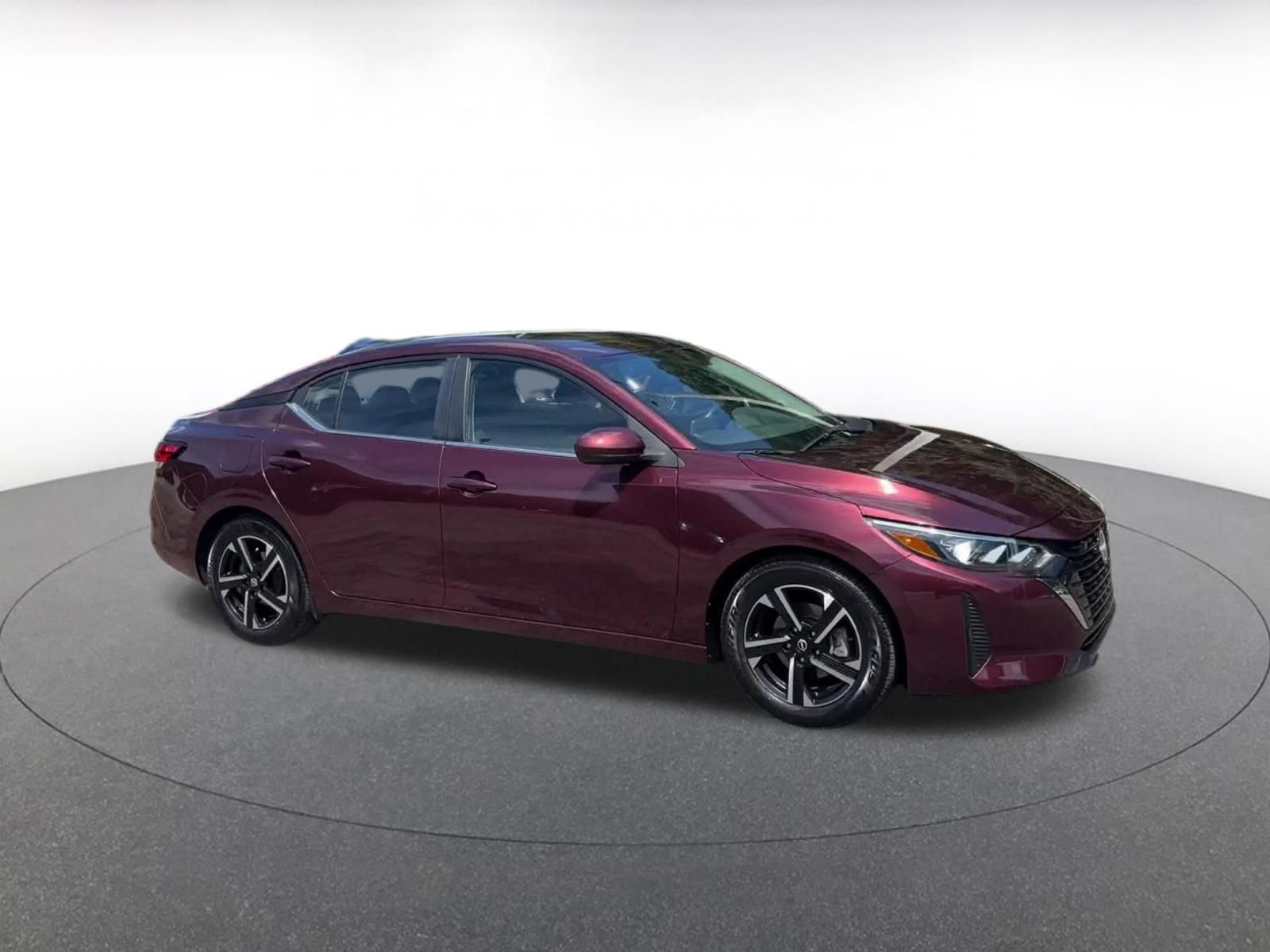 Used 2024 Nissan Sentra SV FWD image 2