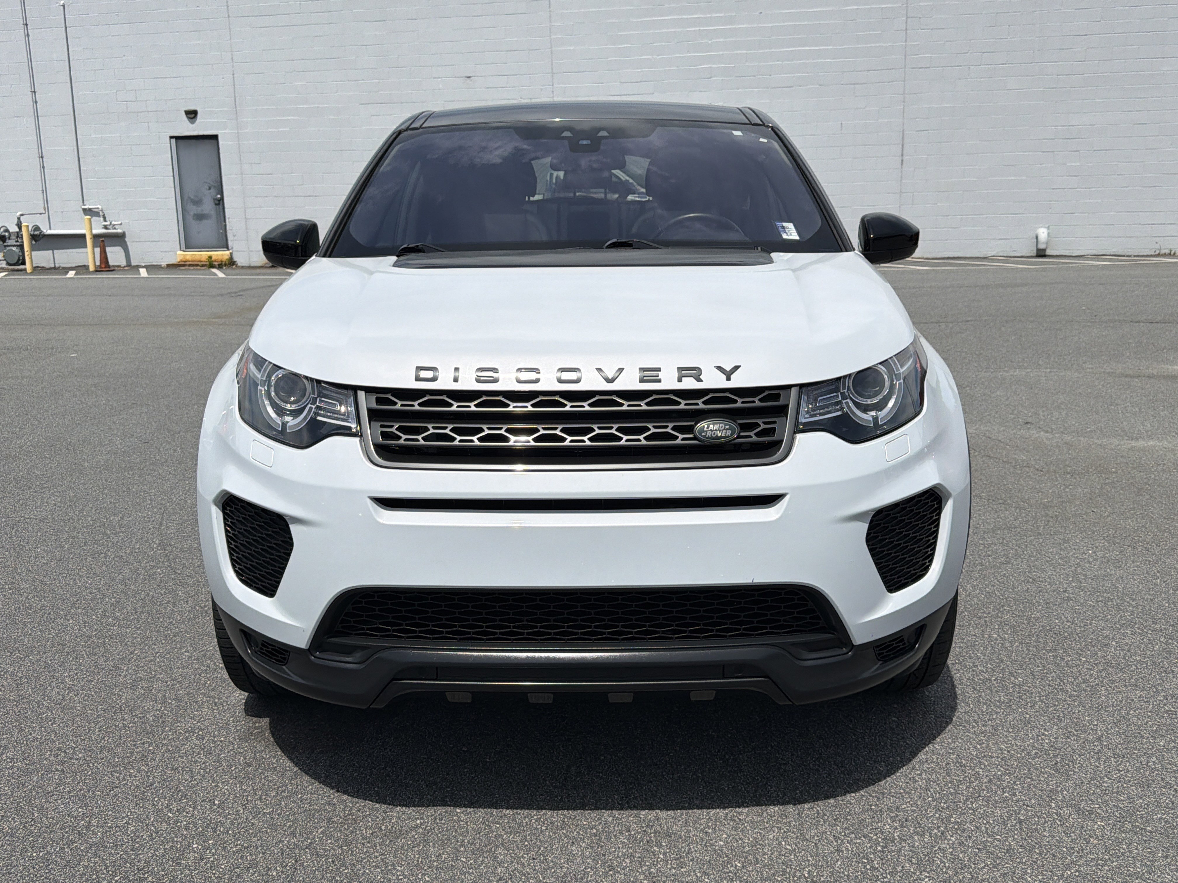 Used 2019 Land Rover Discovery Sport image 2