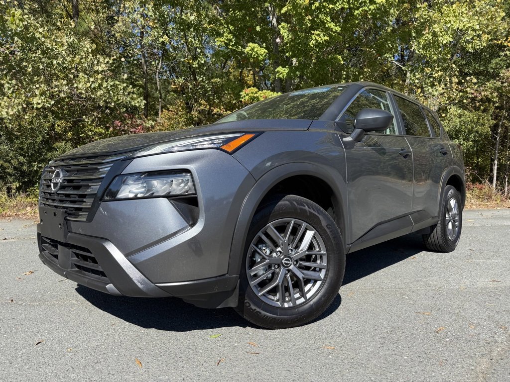 Used 2024 Nissan Rogue S image 10