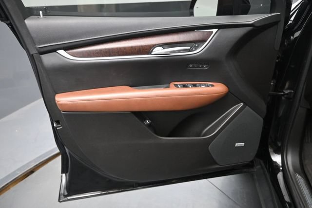 Used 2022 Cadillac XT5 Sportv w/ LPO, ONYX Package AWD/4WD image 12