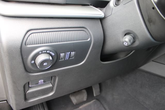Used 2025 Jeep Wagoneer Series II w/ Premium Group I AWD/4WD image 14