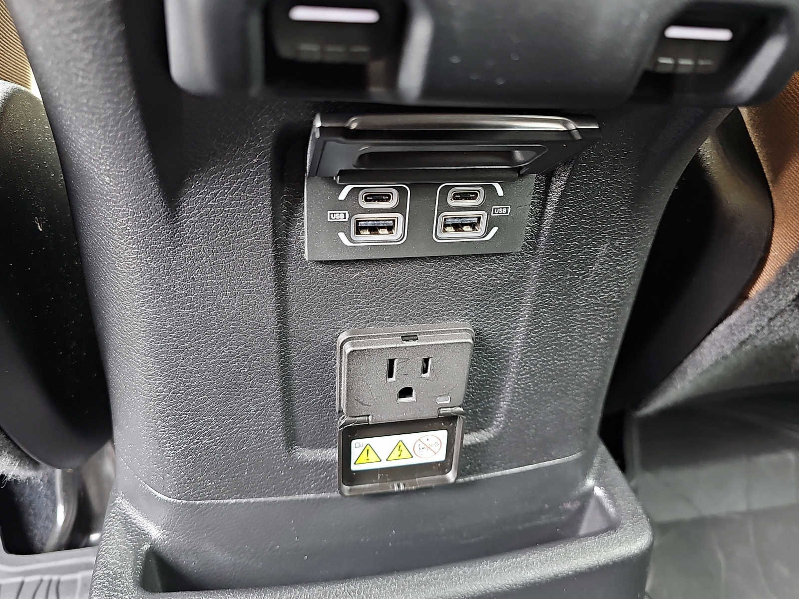 Used 2023 Jeep Wrangler Unlimited Rubicon 4xe w/ Cold Weather Group AWD/4WD image 11