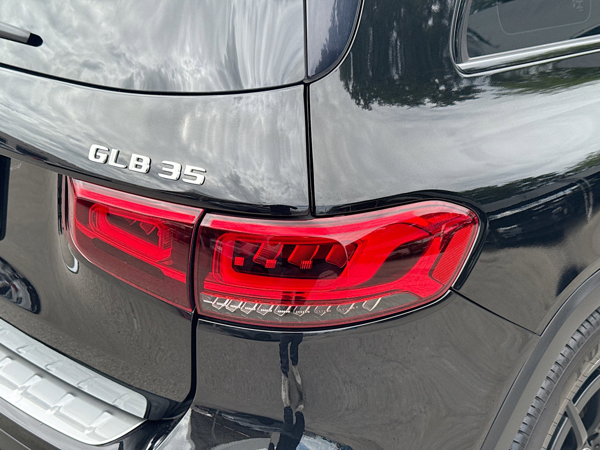 Used 2021 Mercedes-Benz GLB 35 AMG 4MATIC image 27