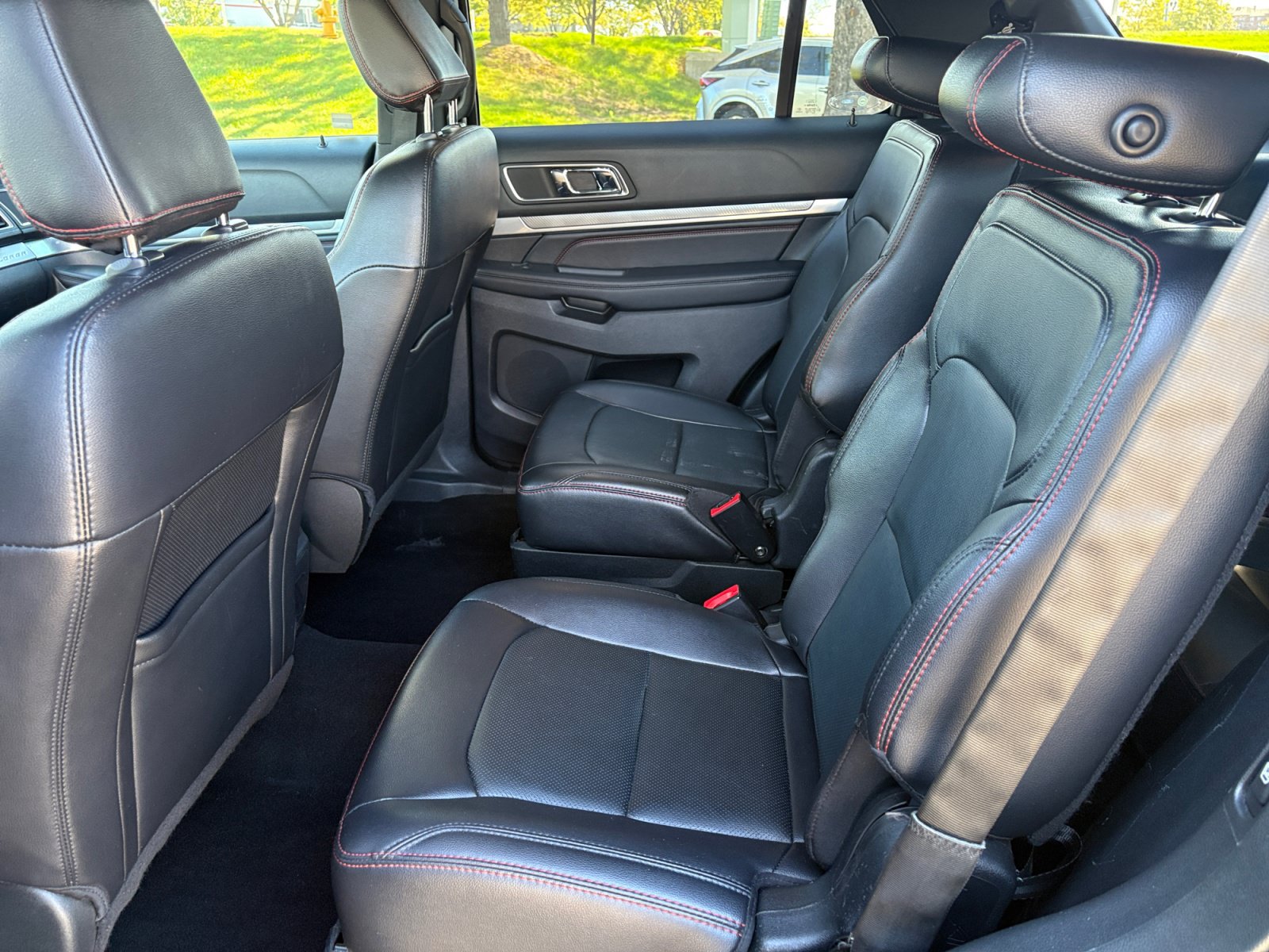Used 2019 Ford Explorer Sport w/ Equipment Group 401A AWD/4WD image 17