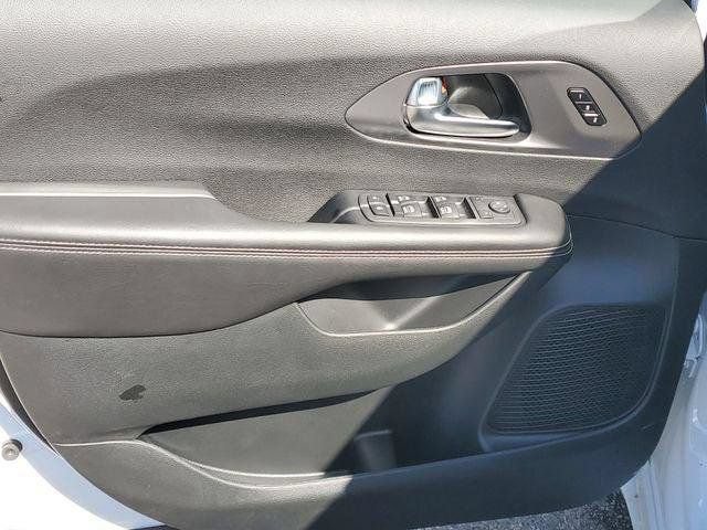 New 2026 Chrysler Pacifica Select w/ S Appearance Package FWD image 15