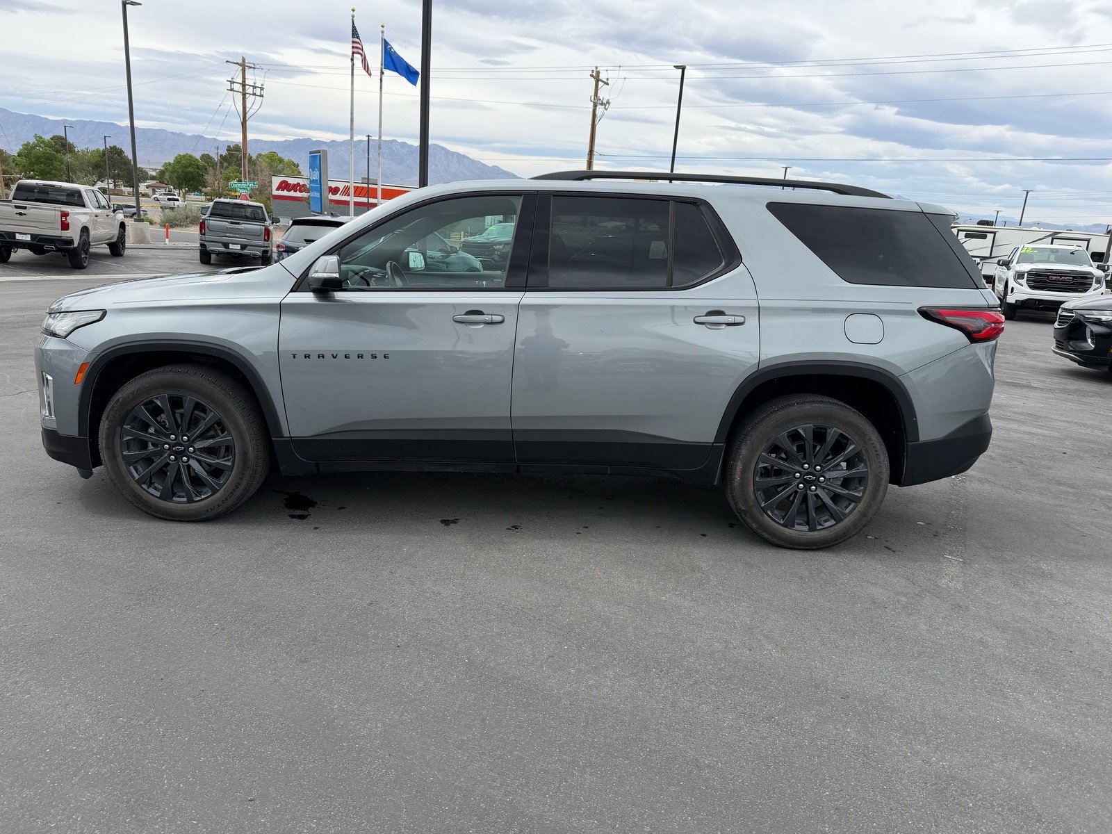 Used 2023 Chevrolet Traverse RS image 6