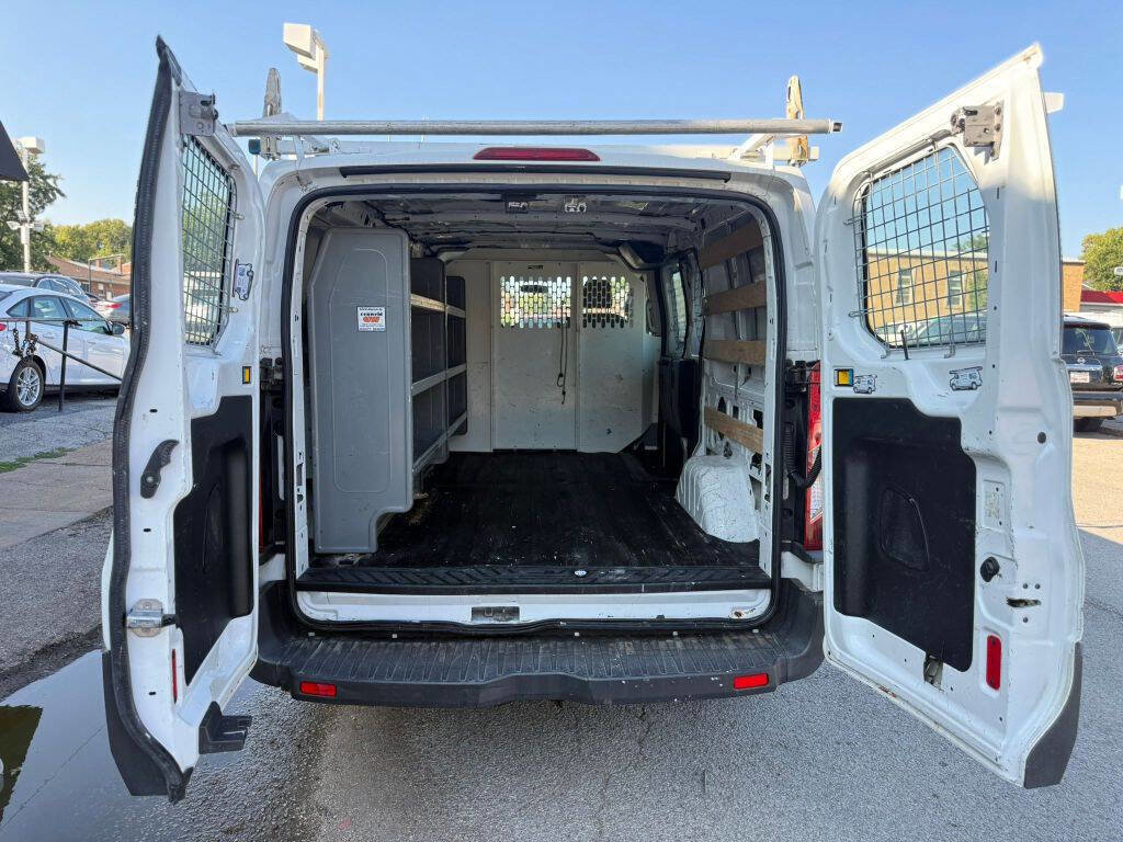Used 2015 Ford Transit 250 250 3dr SWB Low Roof Cargo Van w/ Exterior Upgrade Package image 9