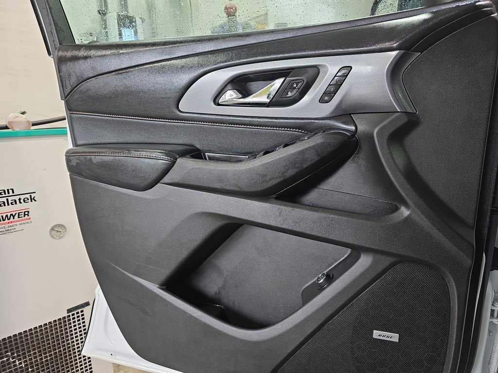 Used 2021 Chevrolet Traverse Premier w/ Redline Edition image 28