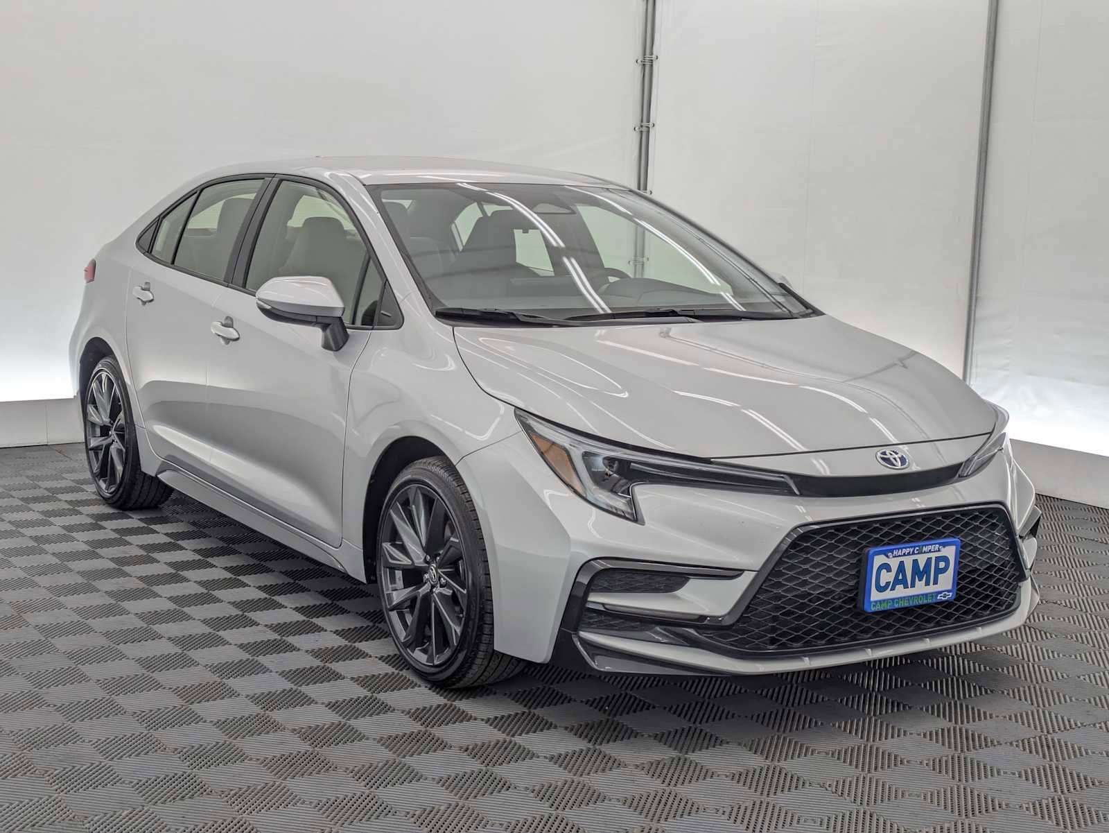 Used 2025 Toyota Corolla SE w/ Convenience Package FWD image 8