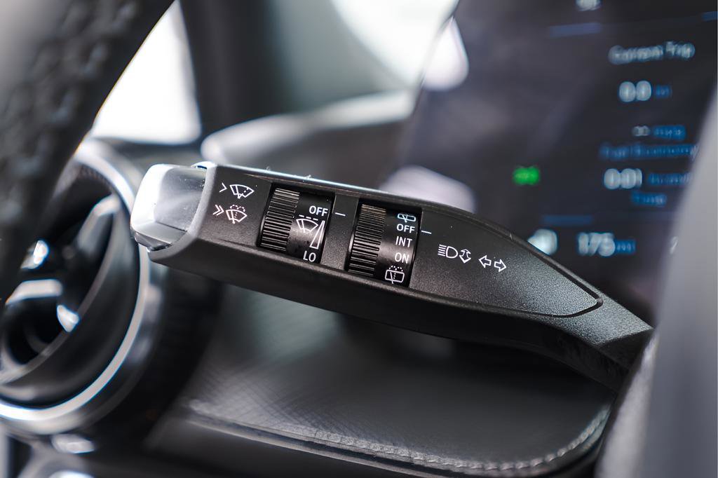 Used 2025 Chevrolet Equinox LT AWD/4WD image 20